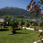George * Geni (Lefkada)